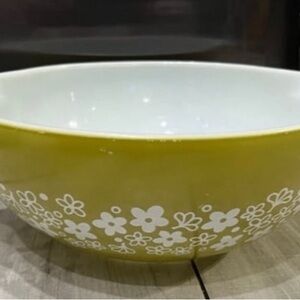Vintage  Pyrex 444 Spring Blossom Crazy Daisy Cinderella 4 QT Green Mixing Bowl